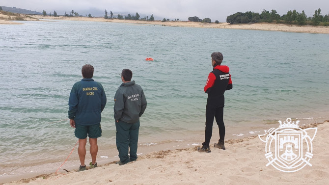 Red social X. Imagen de los bomberos en el embalse del Ebro en Arija, Burgos, proporcionada por @BomberosBurgos