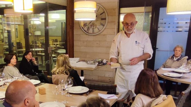 Toni Pinya durante la cena Comentada en el Restaurante PAX las Carbajalas de León