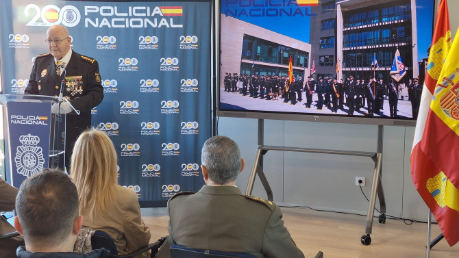 En la imagen, Francisco Moñux, comisario principal jefe de la Comisaría Provincial de la Policía Nacional en Soria, durante su discurso. 