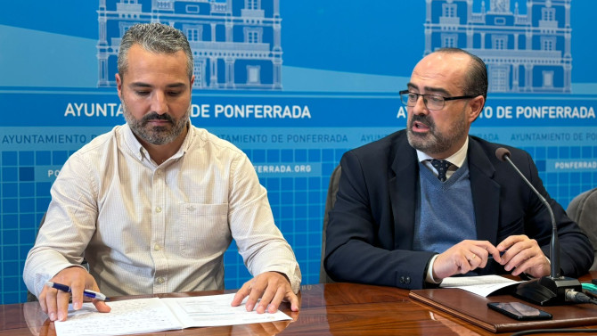 David Pacios, concejal de Comercio y Empleo, y Marco Morala, alcalde de Ponferrada