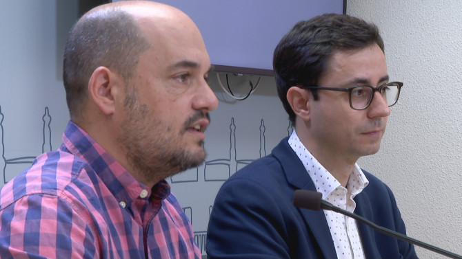 Chema Collados y José Luis Mateos, en la sala de prensa del Ayuntamiento.