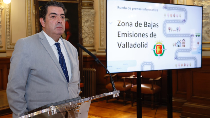 Ayuntamiento de Valladolid. El concejal de Tráfico y Movilidad, Alberto Gutiérrez Alberca, presenta el diseño de la Zona de Bajas Emisiones.