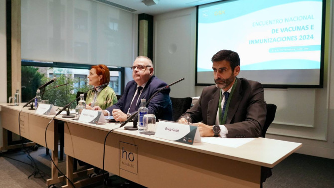 Leticia Pérez / ICAL. El consejero de Sanidad, Alejandro Vázquez Ramos, inaugura el Encuentro Nacional de Vacunas e Inmunizaciones 2024.