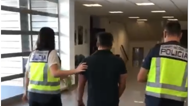 Subdelegación del gobierno en Valladolid. Imagen de la detención a un constructor por explotar a sus trabajadores.