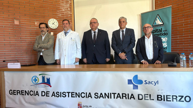 El Consejero de Sanidad acudió a Ponferrada para presentar el plan para el hospital