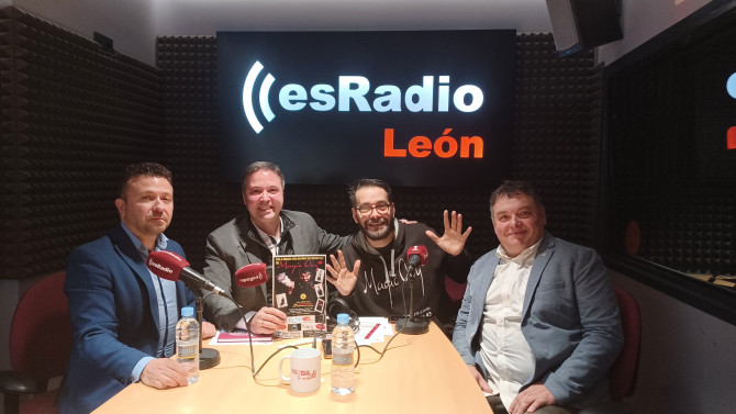 El Mago Owy durante la entrevista en 'Es La Mañana de León' junto a Pablo Peyuca y Toni Fernández