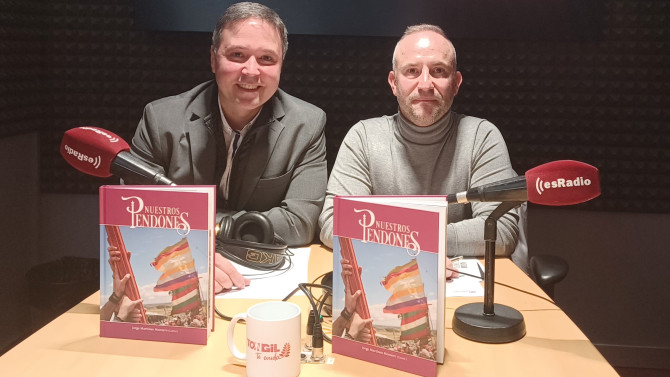 Jorge Martínez M., coordinador de "Nuestros Pendones", durante la entrevista en 'Es la Mañana de León' con Arturo Martínez