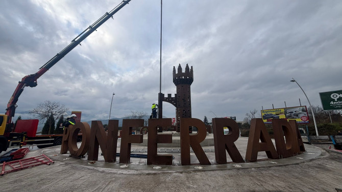 Obras en la glorieta de acceso a Ponferrada por Montearenas