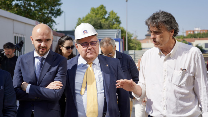 ICAL. El consejero de Sanidad, Alejandro Vázquez, visita las obras del centro de salud La Magdalena, en Valladolid.