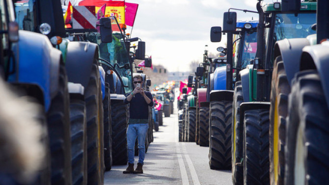 Foto Diario de León con Las organizaciones agrarias Asaja, Ugal-Upa, Ucale-Coag y UCCL celebrando una tractorada por las calles de León.